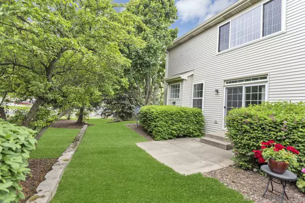 2451 Stonegate RD #2451, Algonquin, IL 60102