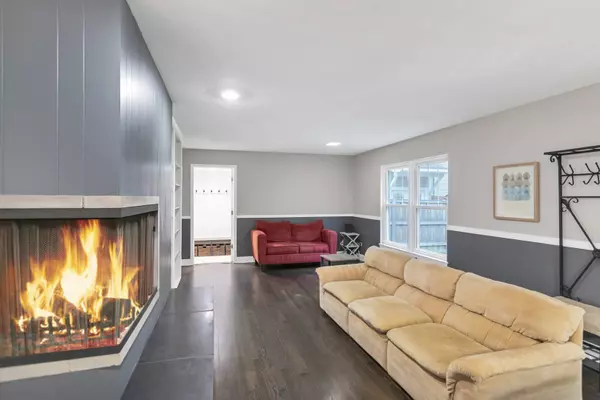 2S579 Partridge RD, Batavia, IL 60510