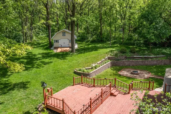 4N929 Black Willow DR, St. Charles, IL 60175