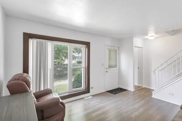 3162 Norwood CT, Streamwood, IL 60107