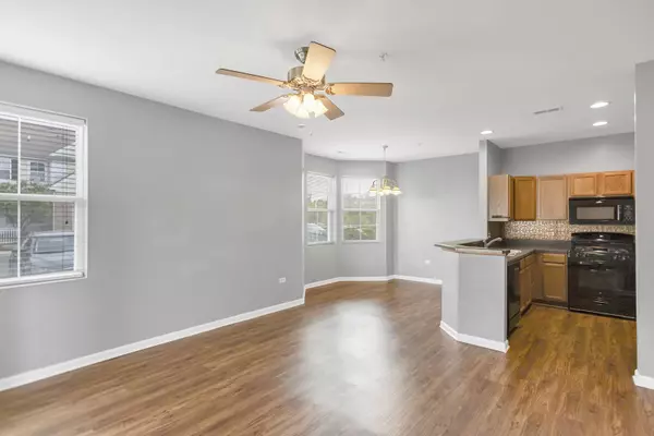 2215 Aurora DR #1, Pingree Grove, IL 60140