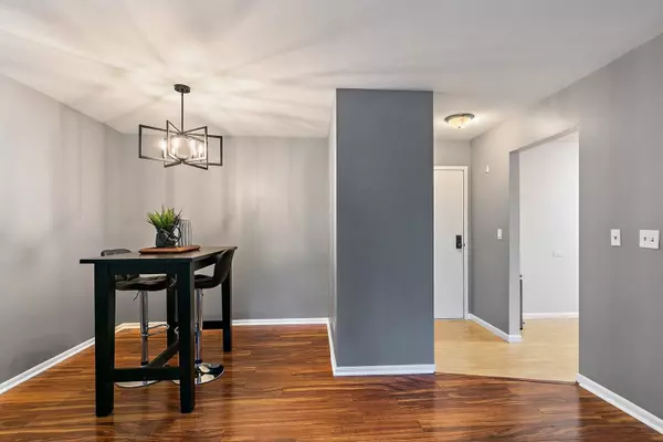 263 S Clubhouse DR #126, Palatine, IL 60074