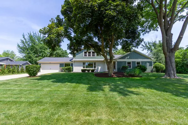 22W364 Glen Park RD, Glen Ellyn, IL 60137