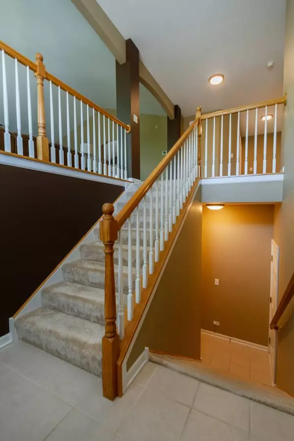 2746 Acorn CT #2746, West Dundee, IL 60118