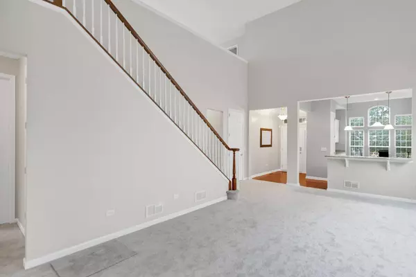 3848 Valhalla DR, Elgin, IL 60124