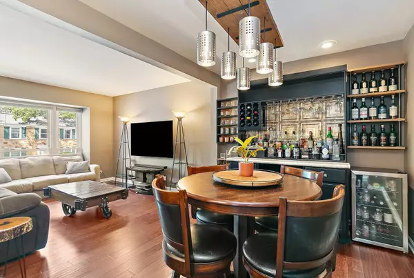 2165 Greystone PL, Hoffman Estates, IL 60169