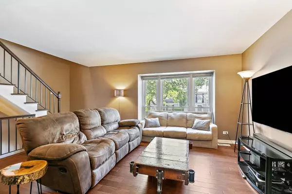 2165 Greystone PL, Hoffman Estates, IL 60169