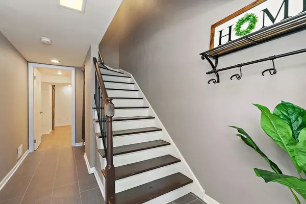 2165 Greystone PL, Hoffman Estates, IL 60169