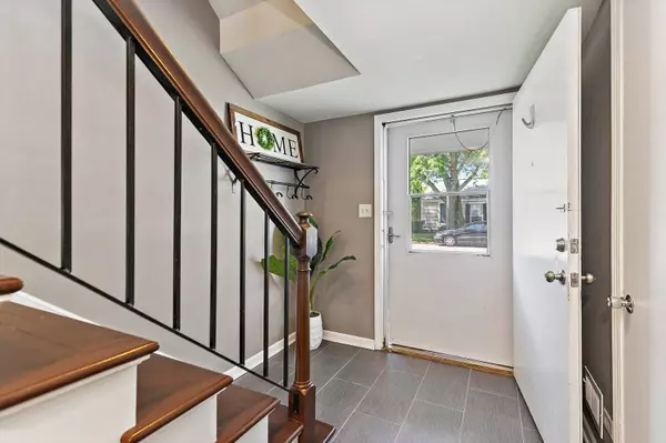 2165 Greystone PL, Hoffman Estates, IL 60169