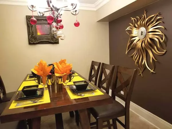 300 S Roselle RD #207, Schaumburg, IL 60193