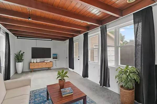 49 WREN RD, Carpentersville, IL 60110