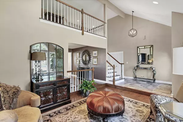 870 Malibu CT, Carol Stream, IL 60188