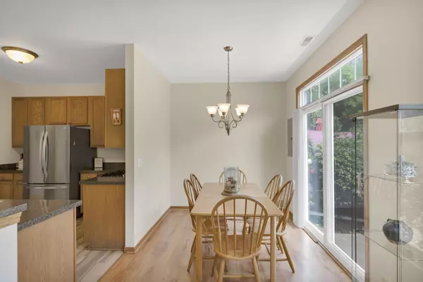 6552 Marble LN, Carpentersville, IL 60110