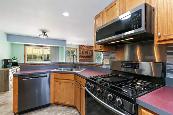 3321 Basswood RD, Dekalb, IL 60115