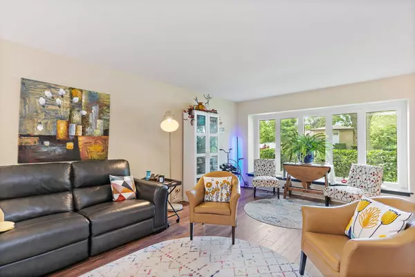 222 Dulles RD, Des Plaines, IL 60016