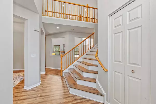 806 VIEWPOINTE DR, St. Charles, IL 60174