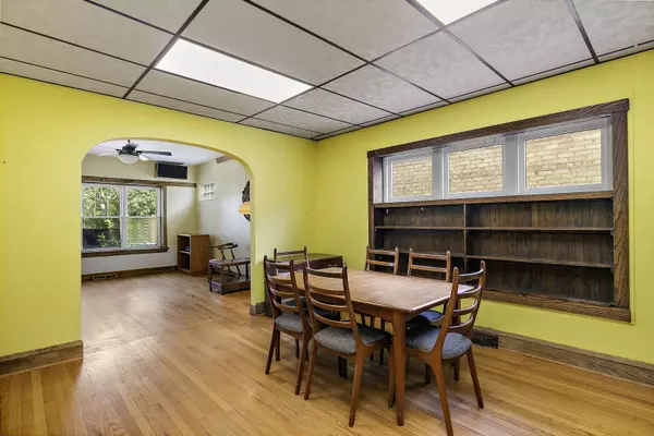 6145 W Grace ST, Chicago, IL 60634