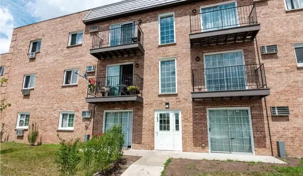 143 W ELK TRL #143, Carol Stream, IL 60188