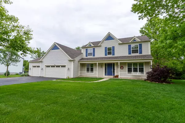 215 Hilltop LN, Sleepy Hollow, IL 60118