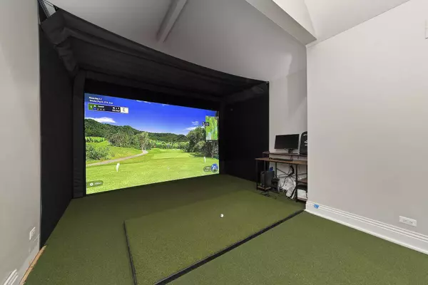 4006 Royal Fox DR, St. Charles, IL 60174