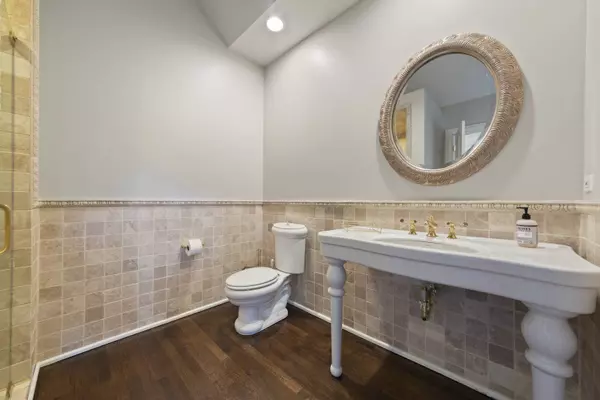 4006 Royal Fox DR, St. Charles, IL 60174