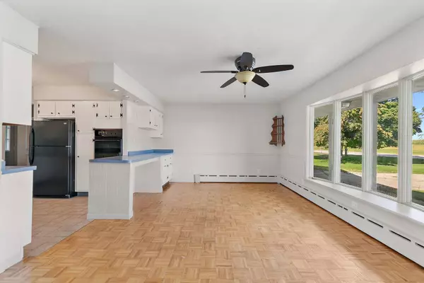 3011 S 4th ST, Dekalb, IL 60115