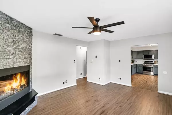 803 Forest DR, Streamwood, IL 60107