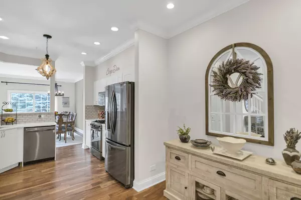 730 Stuarts DR #730, St. Charles, IL 60174