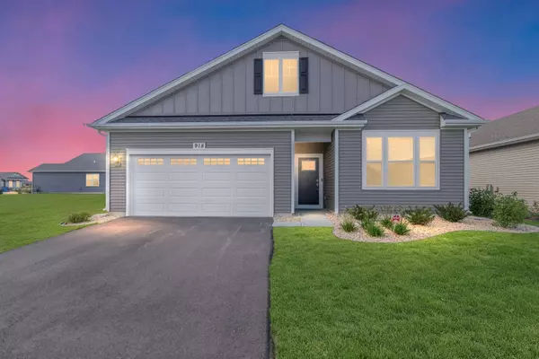 918 Plateau DR, Pingree Grove, IL 60140