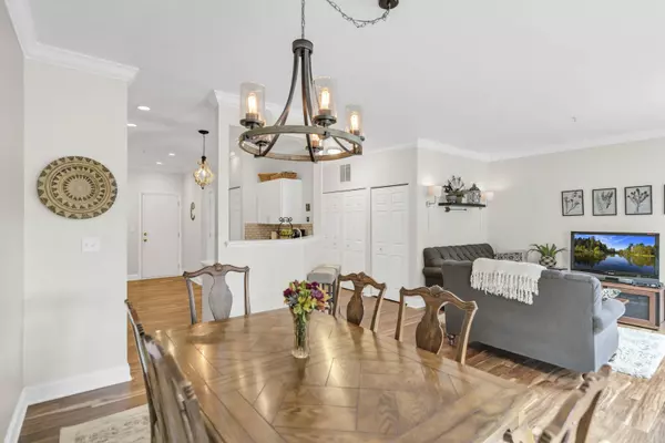 730 Stuarts DR #730, St. Charles, IL 60174