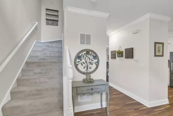 730 Stuarts DR #730, St. Charles, IL 60174