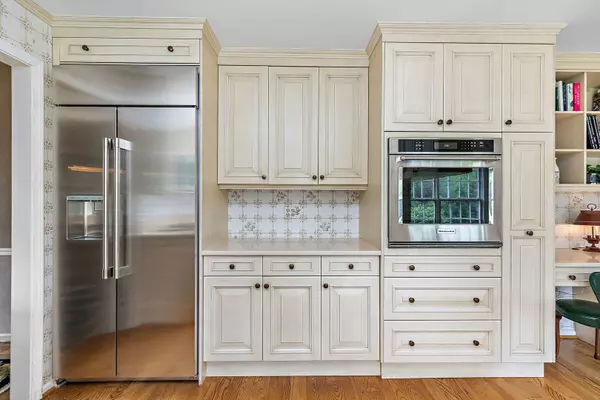 43 Ravenscraig LN, Inverness, IL 60067