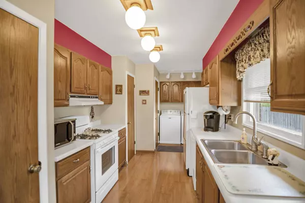 236 Clearmont DR, Elk Grove Village, IL 60007