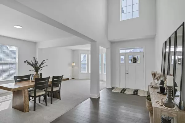 1833 Coralito LN, Elgin, IL 60124