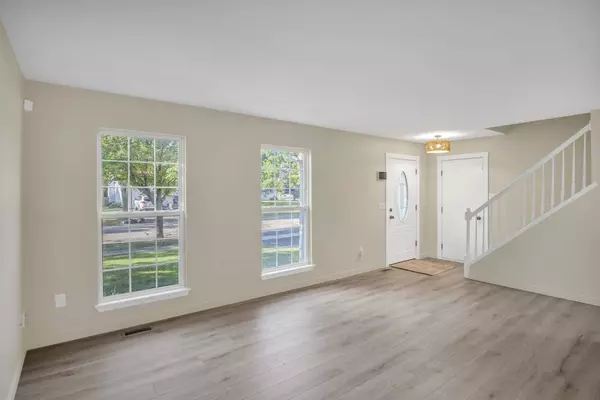 2076 Whitmore DR, Romeoville, IL 60446