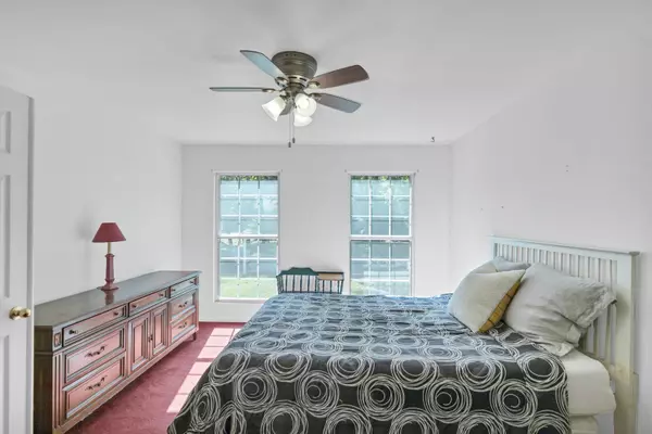 6 Dartmouth CT, Streamwood, IL 60107