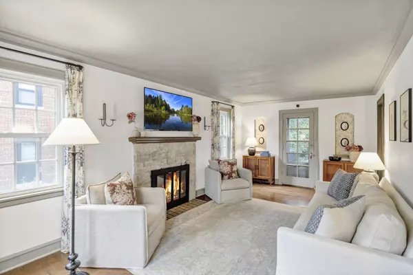 298 Harvey AVE, Des Plaines, IL 60016