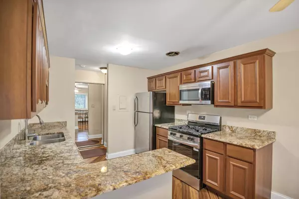 2604 N Windsor DR #206, Arlington Heights, IL 60004