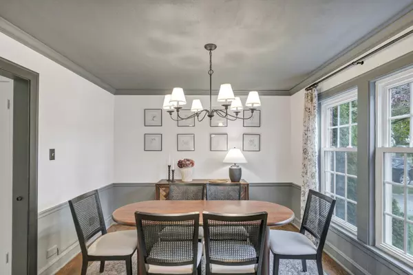 298 Harvey AVE, Des Plaines, IL 60016