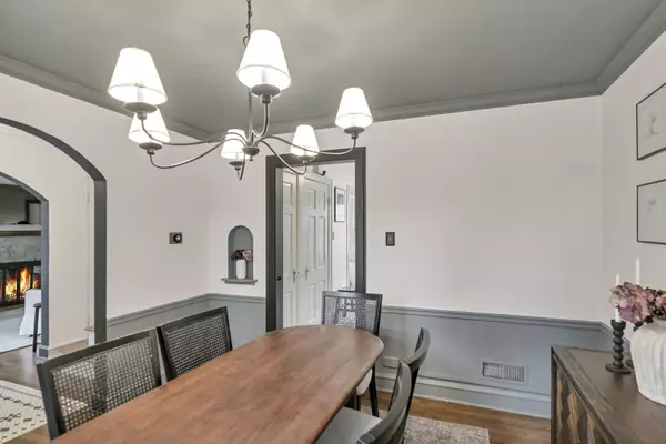 298 Harvey AVE, Des Plaines, IL 60016