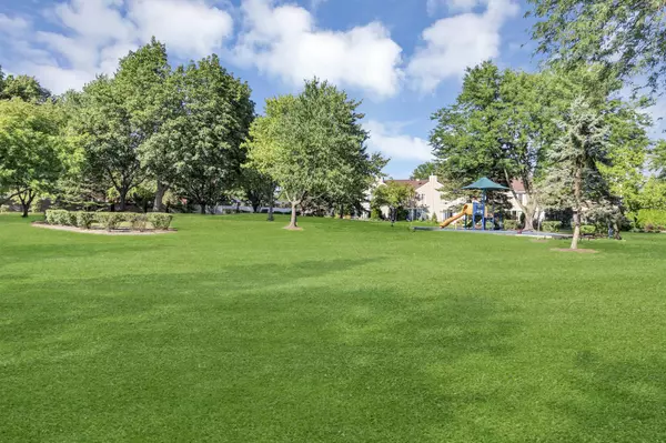 1300 Cranbrook DR #1300, Schaumburg, IL 60193