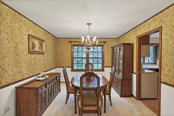 522 S Echo LN, Palatine, IL 60067