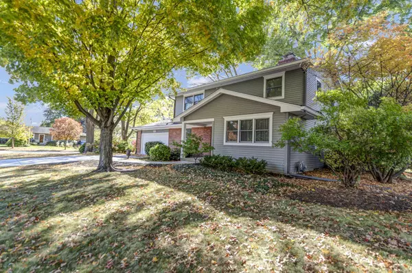 1666 Lin Lor CT, Elgin, IL 60123