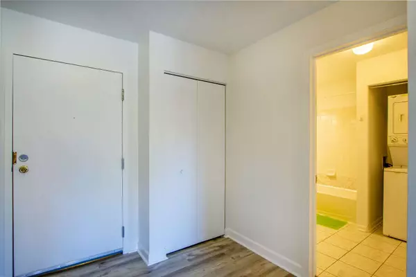 3265 Kirchoff RD #223, Rolling Meadows, IL 60008