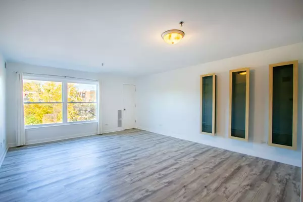 3265 Kirchoff RD #223, Rolling Meadows, IL 60008