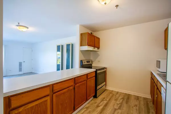 3265 Kirchoff RD #223, Rolling Meadows, IL 60008