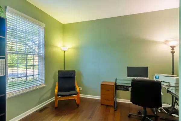 125 Augusta DR, Gilberts, IL 60136