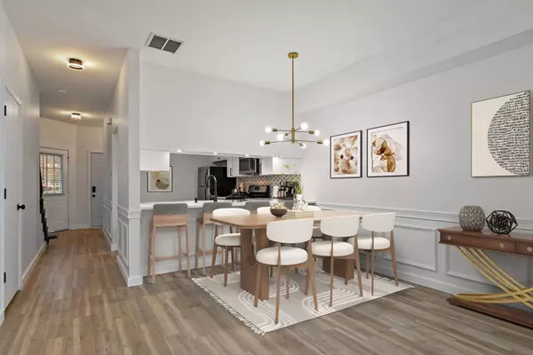 1113 Regency CT, Schaumburg, IL 60193