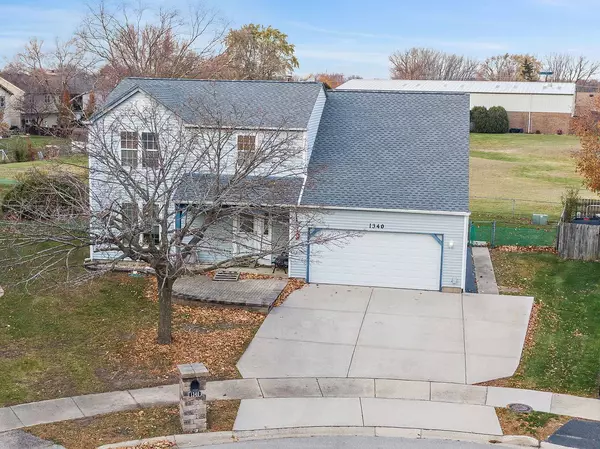 1340 Nantucket CT, Carol Stream, IL 60188