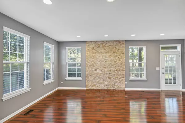 1949 Blackberry LN #1949, Hoffman Estates, IL 60169